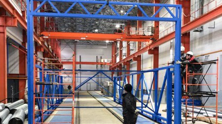 Фото с монтажа камеры сушки, которая совместно с зоной открытой окраски SPK в новом цехе предприятия-производителя автокранов и грузовой техники в г. Челябинск