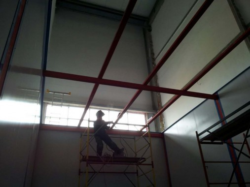 На Заводе по производству дизельных двигателей для локомотивов в г. Астана (Казахстан) SPK GROUP устанавливает камеру для смешивания и хранения красок