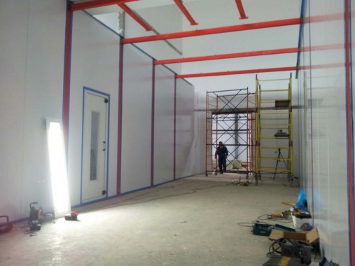 На Заводе по производству дизельных двигателей для локомотивов в г. Астана (Казахстан) SPK GROUP устанавливает камеру для смешивания и хранения красок