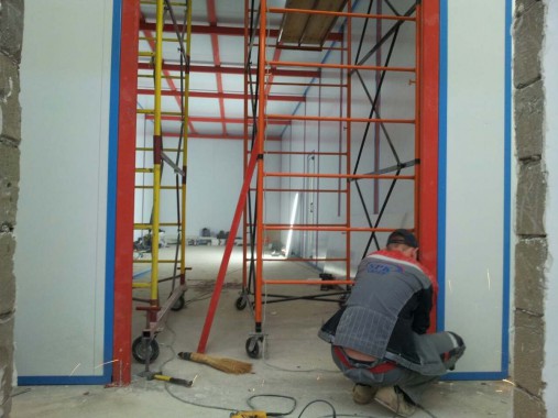 На Заводе по производству дизельных двигателей для локомотивов в г. Астана (Казахстан) SPK GROUP устанавливает камеру для смешивания и хранения красок