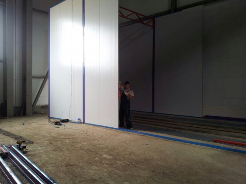 В Казахстане в Астане на Заводе по производству дизельных двигателей для локомотивов GEVO наша компания возводит моечную камеру