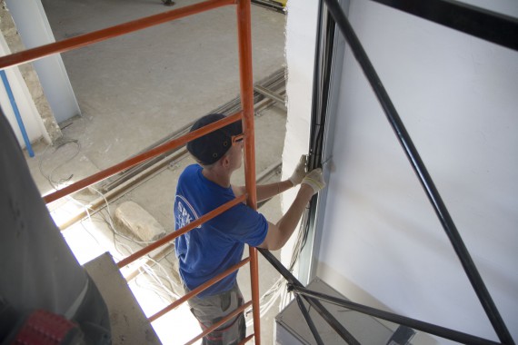 Установка камеры покраски на Заводе по производству дизельных двигателей в Астане (Казахстан)