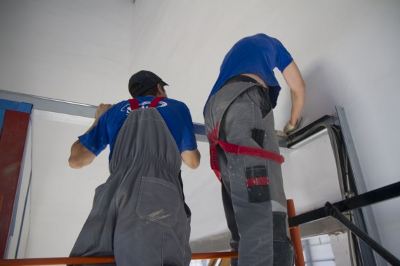 Установка камеры покраски на Заводе по производству дизельных двигателей в Астане (Казахстан)