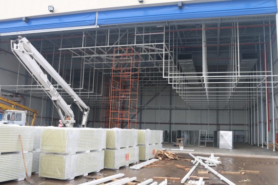 В Астане продолжается строительство камеры окраски и сушки для самолетов