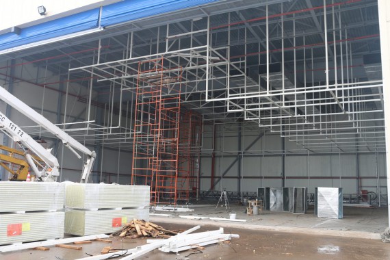 В Астане продолжается строительство камеры окраски и сушки для самолетов