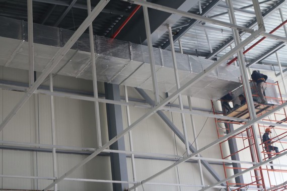 В Астане продолжается строительство камеры окраски и сушки для самолетов