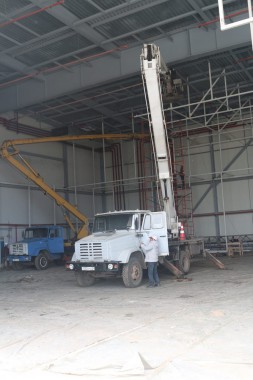 В Астане продолжается строительство камеры окраски и сушки для самолетов