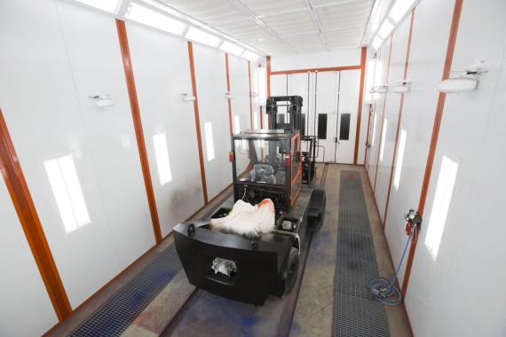 В г. Невьянске (Свердловская область) состоялся запуск покрасочно-сушильной камеры для погрузчиков