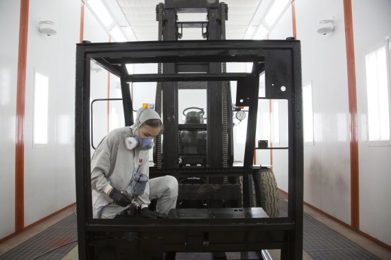 В г. Невьянске (Свердловская область) состоялся запуск покрасочно-сушильной камеры для погрузчиков