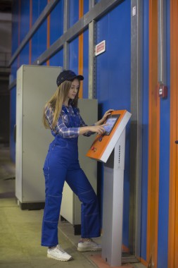 В г. Невьянске (Свердловская область) состоялся запуск покрасочно-сушильной камеры для погрузчиков