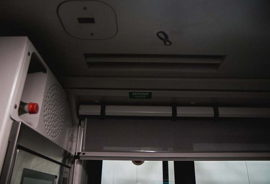 Электровозосборочный завод. Камера покраски железнодорожной техники.