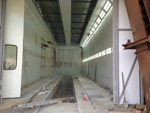 Строительство окрасочно-сушильной камеры для электровозов и локомотивов SPK.