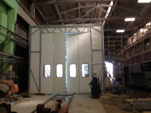 Строительство окрасочно-сушильной камеры для электровозов и локомотивов SPK.