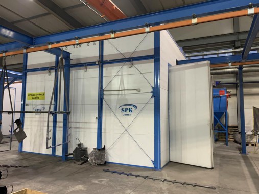 Комплекс подготовки и покраски для деталей с подвесной транспортной системой SPK Комплекс подготовки и покраски для деталей с подвесной транспортной системой SPK