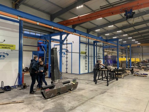 Комплекс подготовки и покраски для деталей с подвесной транспортной системой SPK Комплекс подготовки и покраски для деталей с подвесной транспортной системой SPK