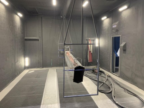 Комплекс подготовки и покраски для деталей с подвесной транспортной системой SPK Комплекс подготовки и покраски для деталей с подвесной транспортной системой SPK