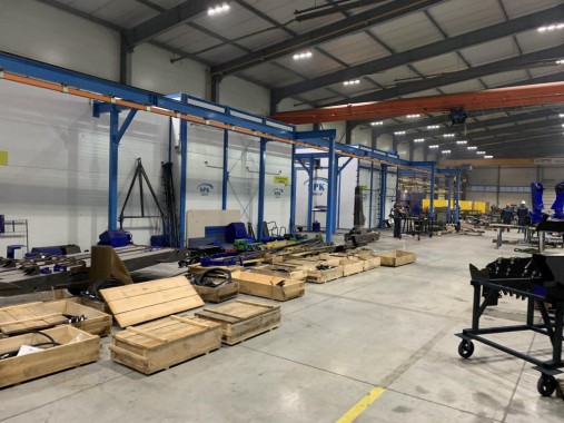 Комплекс подготовки и покраски для деталей с подвесной транспортной системой SPK Комплекс подготовки и покраски для деталей с подвесной транспортной системой SPK