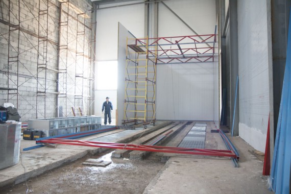 Строительство моечной камеры на Заводе по производству дизельных двигателей GEVO. Строительство моечной камеры на Заводе по производству дизельных двигателей GEVO.