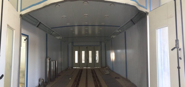 Проходная моечная камера для деталей дизельных двигателей. Завод по производству дизельных двигателей GEVO для локомотивов в Астане (Казахстан)