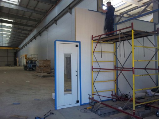 Проходная моечная камера 