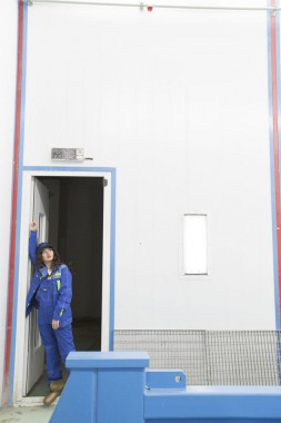 Окрасочно-сушильная камера для дизельных двигателей. Завод по производству дизельных двигателей "Астана Дизель Сервис", Астана (Казахстан)