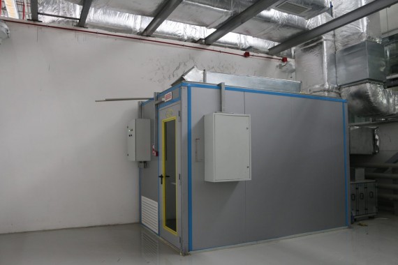 Камера хранения для красок. Астана (Казахстан).  Камера хранения для красок. Астана (Казахстан).