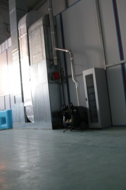 Обитаемая моечная камера. Завод по производству дизельных двигателей GEVO. Обитаемая моечная камера. Завод по производству дизельных двигателей GEVO.