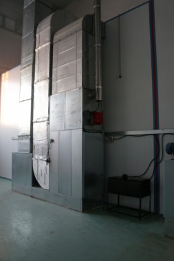Обитаемая моечная камера. Завод по производству дизельных двигателей GEVO. Обитаемая моечная камера. Завод по производству дизельных двигателей GEVO.