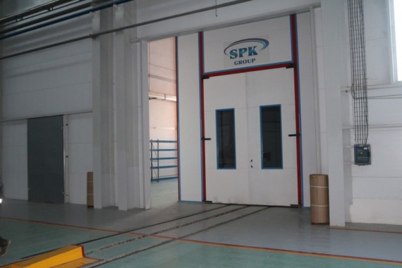 Обитаемая моечная камера. Завод по производству дизельных двигателей GEVO. Обитаемая моечная камера. Завод по производству дизельных двигателей GEVO.