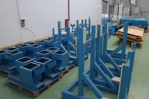 Подставка передней крышки дизельного двигателя