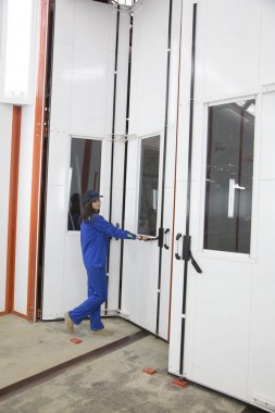 Окрасочно-сушильная камера для вилочных погрузчиков и металлоконструкций (Невьянский Машиностроительный Завод, г. Невьянск, Свердловская область)