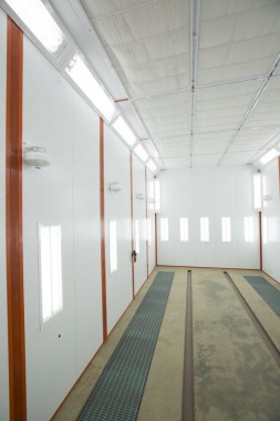 Окрасочно-сушильная камера для вилочных погрузчиков и металлоконструкций (Невьянский Машиностроительный Завод, г. Невьянск, Свердловская область)