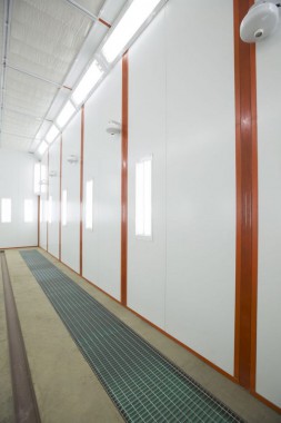 Окрасочно-сушильная камера для вилочных погрузчиков и металлоконструкций (Невьянский Машиностроительный Завод, г. Невьянск, Свердловская область)