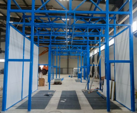 Комплекс подготовки и покраски для деталей с подвесной транспортной системой SPK Комплекс подготовки и покраски для деталей с подвесной транспортной системой SPK