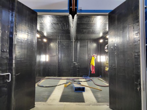 Комплекс подготовки и покраски для деталей с подвесной транспортной системой SPK Комплекс подготовки и покраски для деталей с подвесной транспортной системой SPK