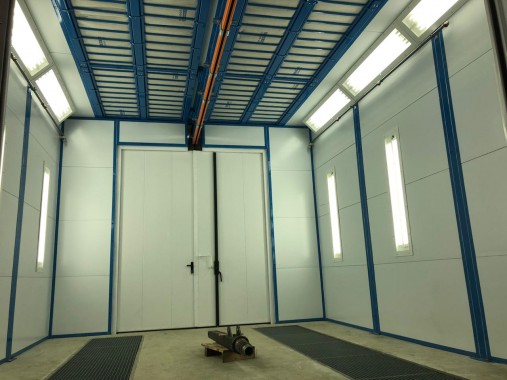 Комплекс подготовки и покраски для деталей с подвесной транспортной системой SPK Комплекс подготовки и покраски для деталей с подвесной транспортной системой SPK