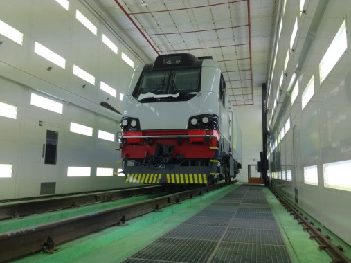 Электровозосборочный завод. Окрасочно-сушильная камера для ж/д.