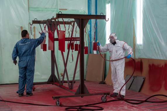 Комплекс подготовки, мойки и окраски поверхности для изделий машиностроительного комплекса, г. В. Луки Комплекс подготовки, мойки и окраски поверхности для изделий машиностроительного комплекса, г. В. Луки